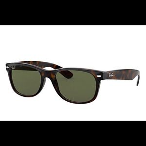 Rayban New Wayfarer in Tortoise
